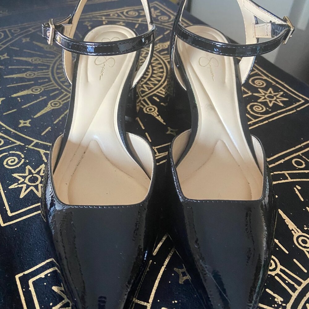 PRE-LOVED JESSICA SIMPSON BLACK PATENT LETTER SLINGBACK SHOES - 6 1/2